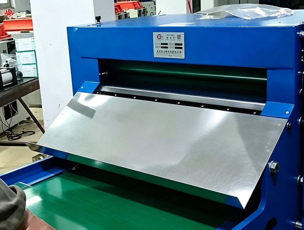 CONTINUOUS MULTIFUNCTIONAL SHOE MATERIAL LAMINATOR