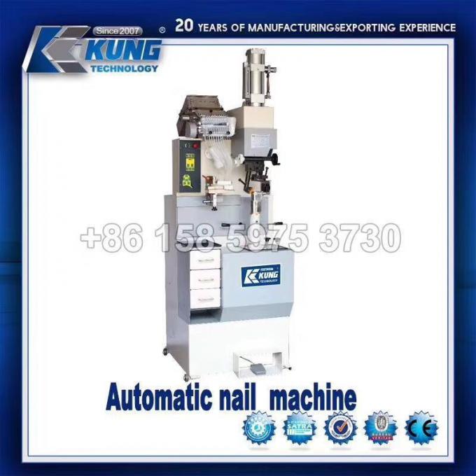 Machine automatique de clou pour la fabrication supérieure de chaussures